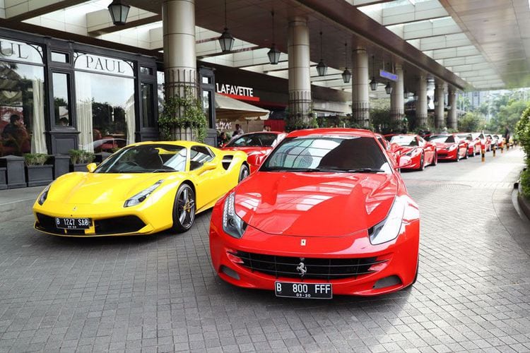 Tekan Laju Impor, Pemerintah akan Naikkan Bea Masuk Mobil Mewah 190 Persen