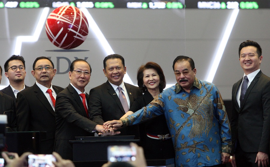 Listing Perdana, Saham PT Golden Folowers Tbk (POLU) Naik 50 Persen