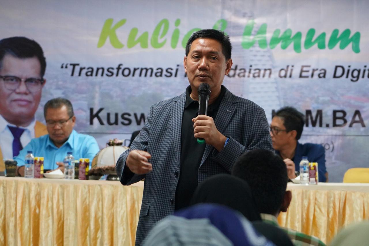 Dirut Pegadaian Kuswiyoto Beri Kuliah Umum Kepemimpinan di Universitas Negeri Makassar