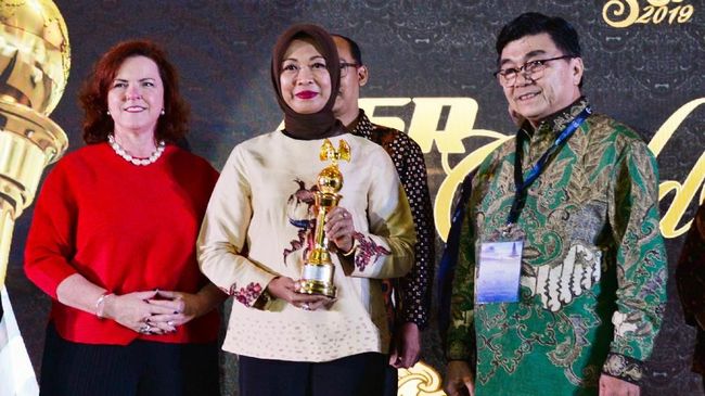 BPJAMSOSTEK Raih Penghargaan Gold Rank pada Ajang Asia Sustainability Reporting Rating ASRRAT 2019