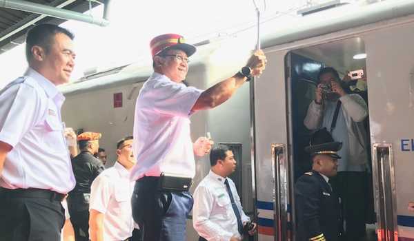 KA Dharmawangsa relasi Stasiun Pasar Senen Jakarta - Pasar Turi Surabaya Diresmikan