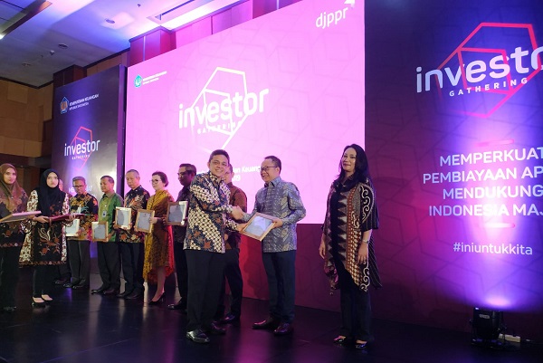 Bareksa Raih Penghargaan Sebagai Mitra Distribusi SBSN Terbaik Kategori Non Bank