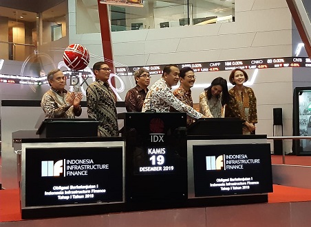 IIF Resmi Catatkan Obligasi Berkelanjutan Tahap I Tahun 2019 di BEI