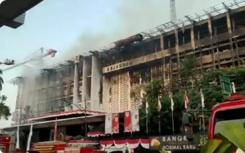 Ternyata Oh… Ternyata Api Rokok Pekerja Bangunan Penyebab Kebakaran Gedung Kejagung