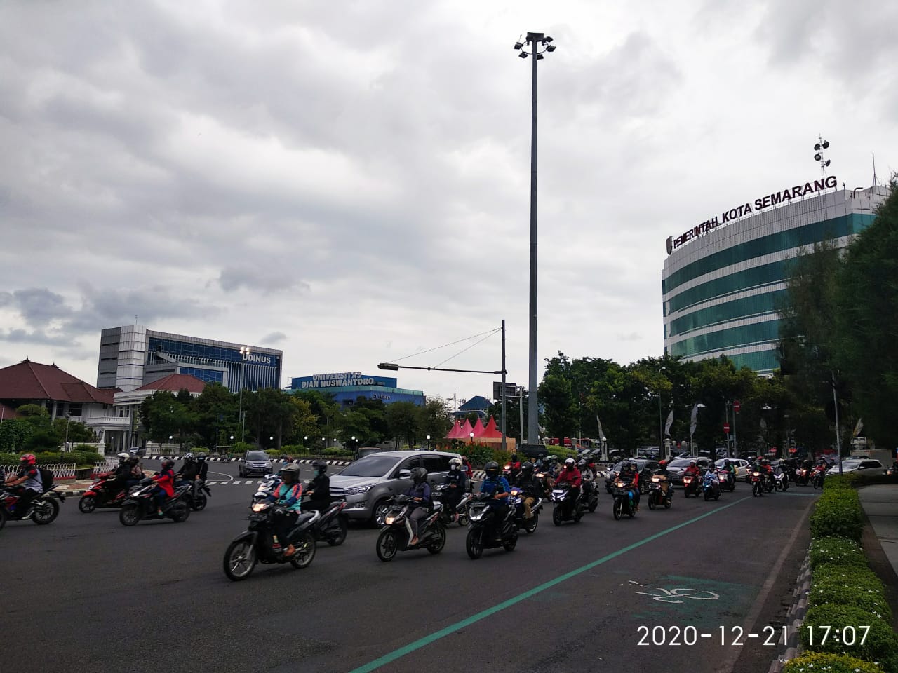 Perhatian, PPKM Jawa-Bali Berlaku Mulai Hari Ini