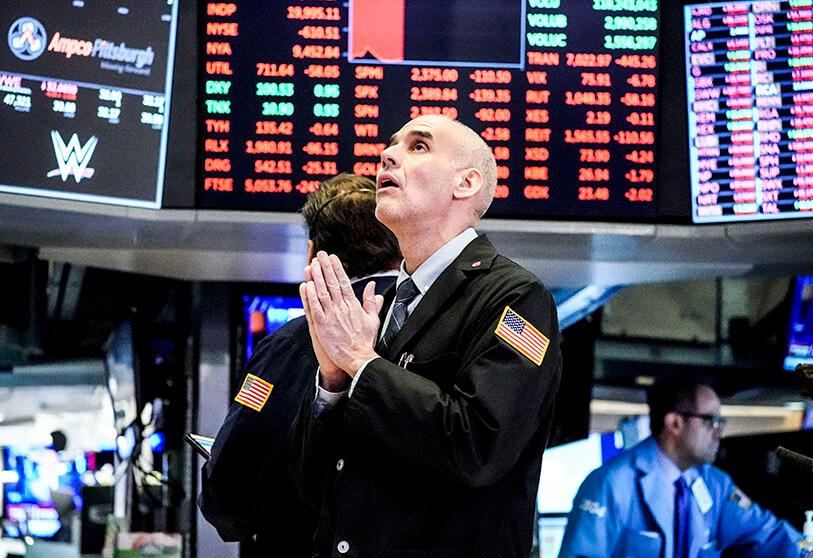 Investor Lepas Saham Teknologi, Wall Street Melandai