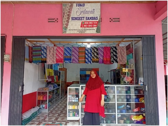 Sulitnya Memasarkan Songket Sambas di Masa Pandemi