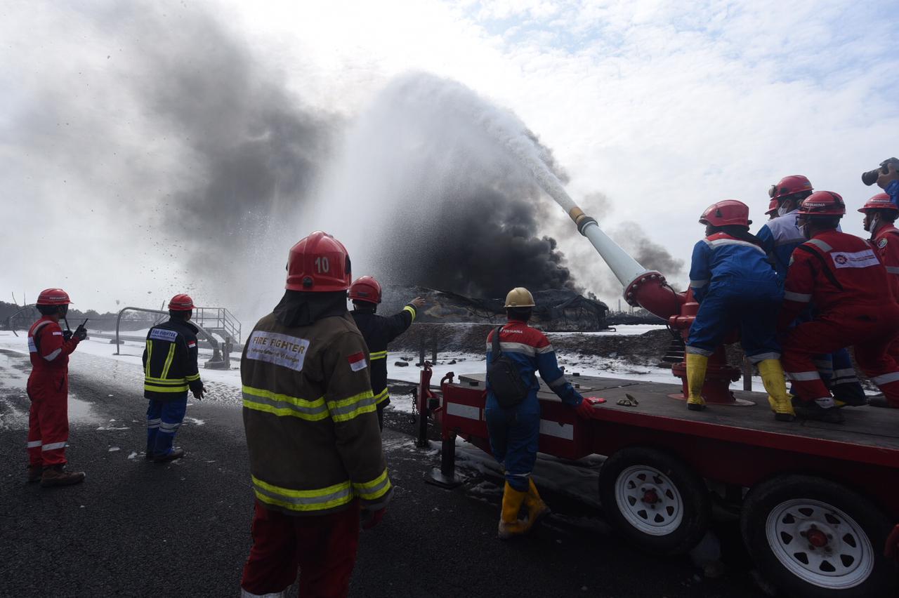 Satu Tanki Lagi Berhasil Dipadamkan, Pertamina Lakukan Pendinginan