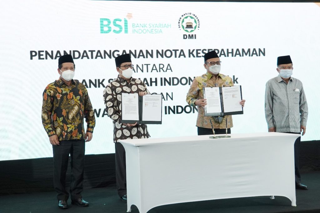 Kerjasama BSI-DMI Mungkinkan Bayar Zakat, Infaq, Sedekah ke Masjid Pakai QRIS