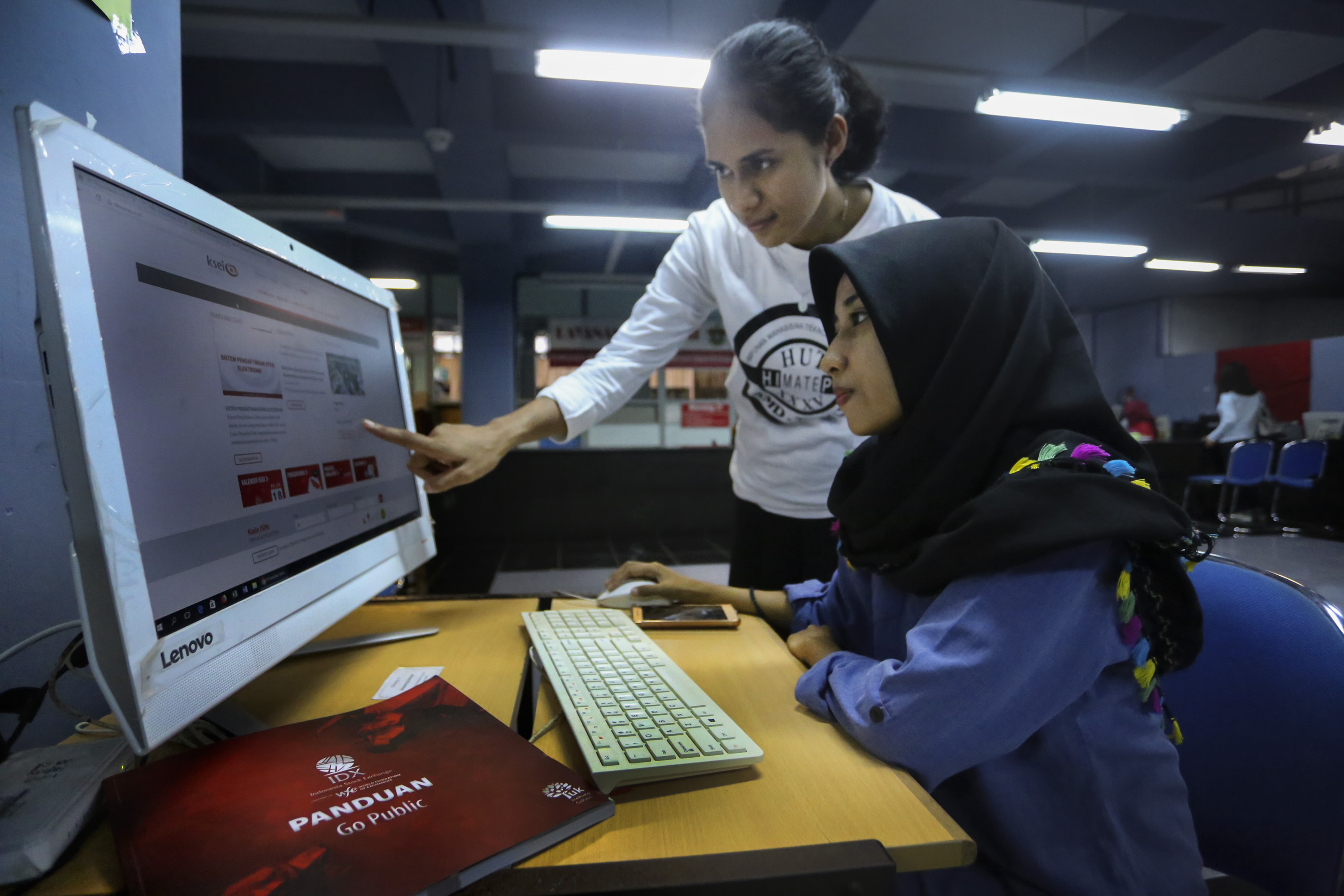 Banjir Sentimen, Mampukah IHSG Mencapai All Time High Hari Ini?