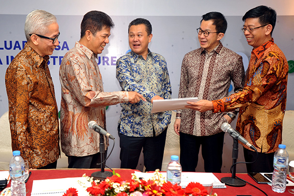 Stabil, Fitch Afirmasi Peringkat Jangka Panjang Tower Bersama (TBIG) di 'BBB-'/'AA+(idn)'