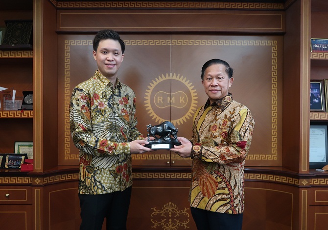 Oversubscribe 16 Kali, Listing Perdana RMK Energi (RMKE) Disambut Aksi Jual