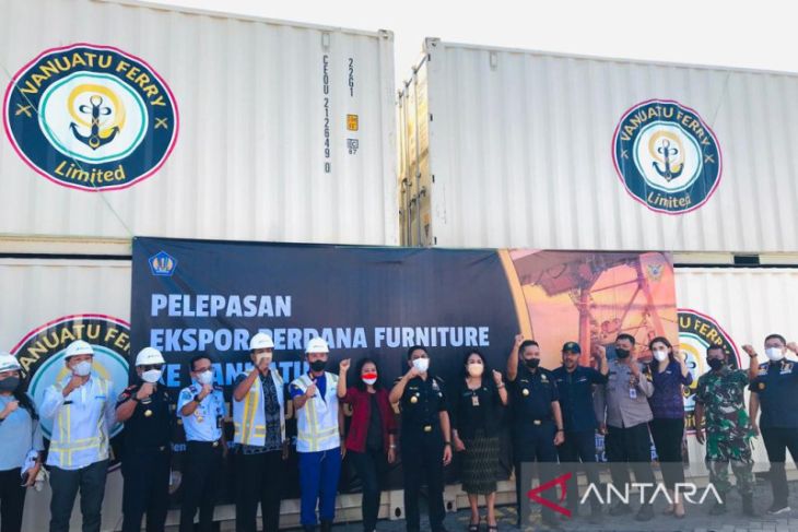 Dorong Pemulihan Ekonomi, Bea Cukai Denpasar Lepas 34 Kontainer Barang Ekspor ke Vanuatu