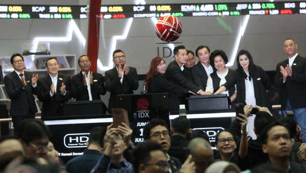 Aksi Perdana, Direktur Ini Boyong 1,44 Juta Saham Hensel Davest (HDIT) Rp73 per Lembar