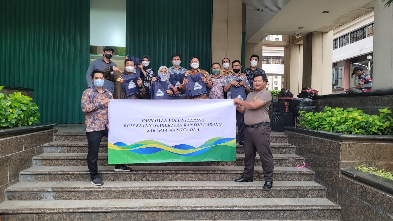 Rawat Bumi, BPJAMSOSTEK Mangga Dua Kampanye Pengurangan Plastik