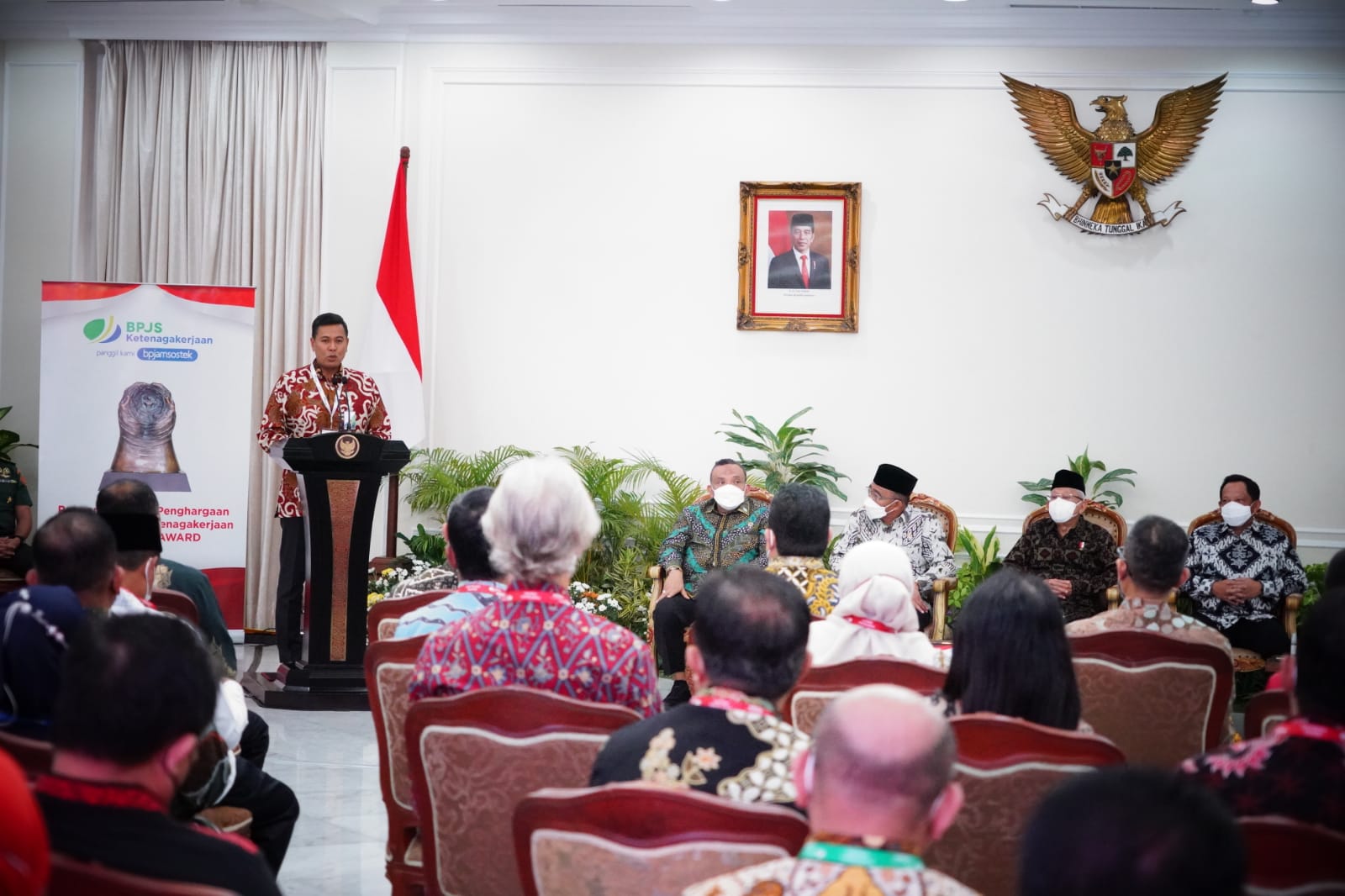 Canangkan Gerakan Nasional Perlindungan Pekerja Rentan, Ini Permintaan Wapres 