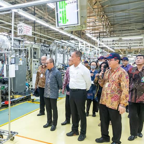 Menperin Umumkan Harga LCGC Naik 5 Persen, Jadi Rp141,7 Juta