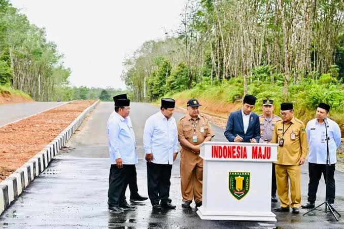 Resmikan Jalan Nan Sarunai Tabalong Kalsel, Ini Harapan Presiden Jokowi