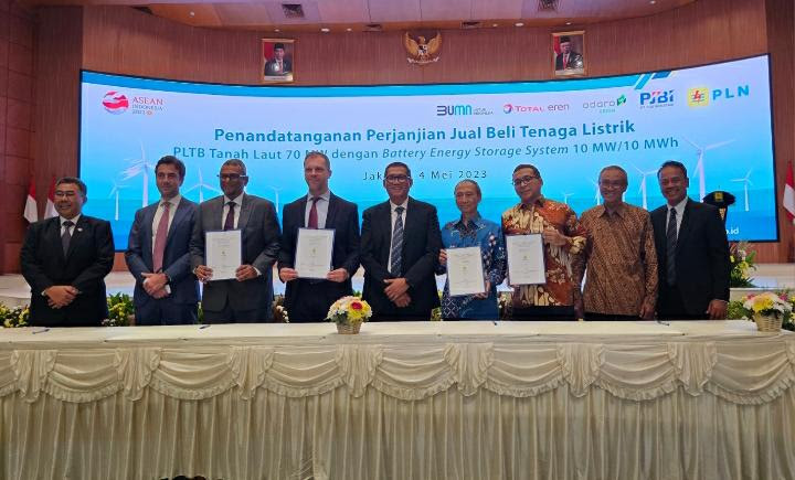 Adaro Teken PJBL Dengan PLN Garap Proyek PLTB Tanah Laut