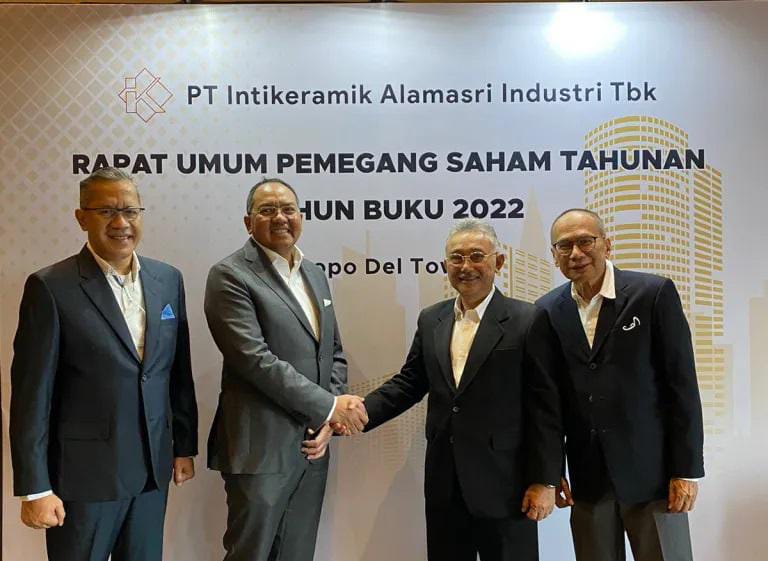 Tambah Koleksi, Investor Pasar Rebo Gulung 476,58 Juta Saham Intikeramik Alamasri (IKAI)