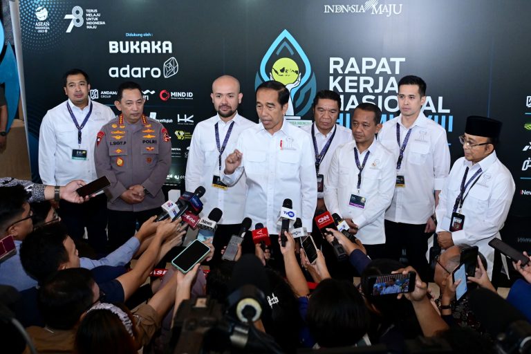 Soal LRT Ngadat, Presiden Jokowi: Kekurangan akan Kita Evaluasi dan Perbaiki