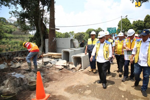 Kementerian PUPR Perbaiki Jalan Rusak pada Jalur Alternatif Puncak