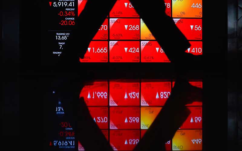 IHSG Ditutup Turun 0,24 Persen, TPIA, BRPT,  ESSA Top  Losers LQ45