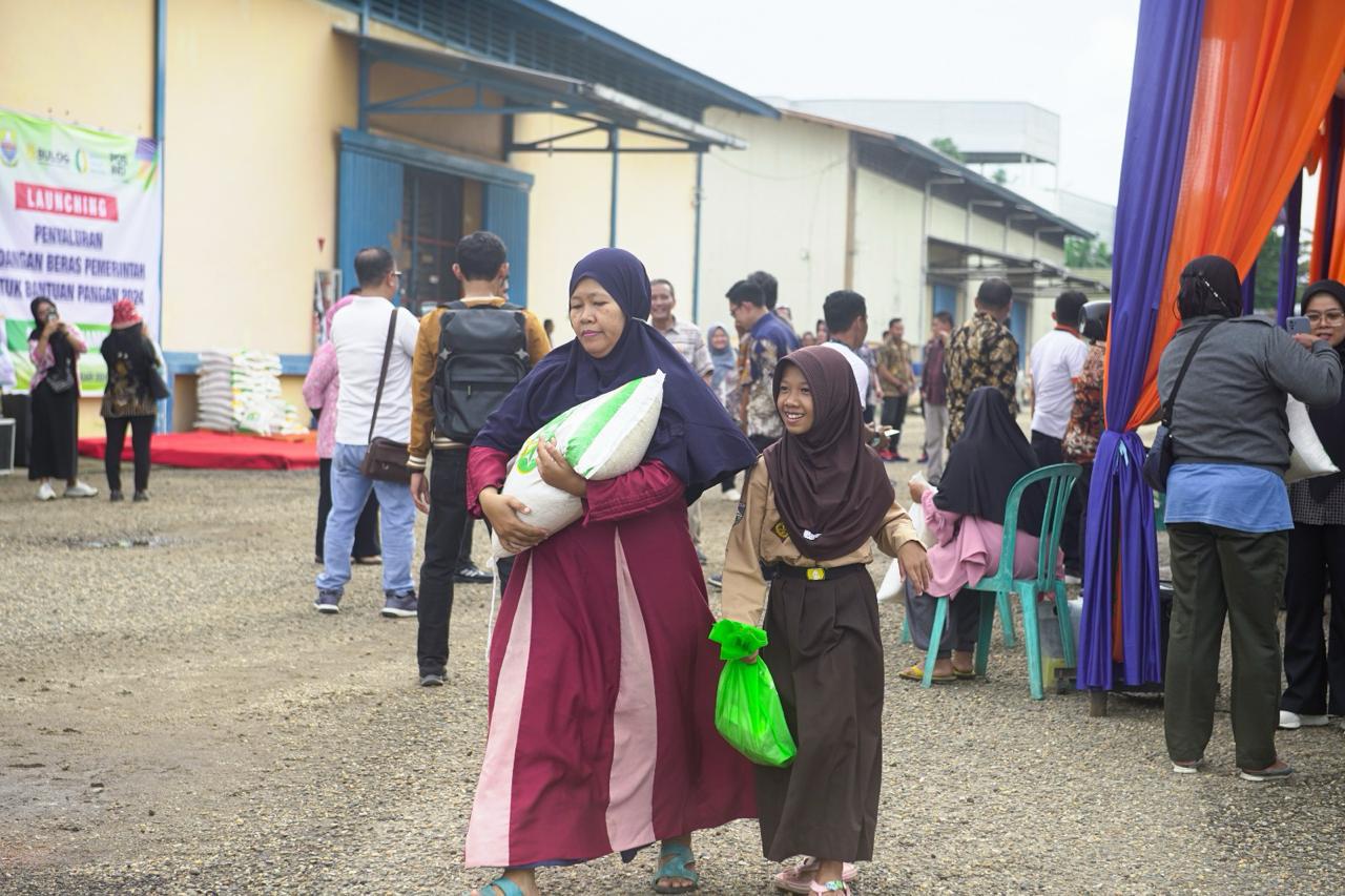 Bulog Sudah Salurkan 2,5 Juta Ton Beras Untuk Dua Program Bantuan di 2023