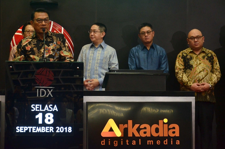 RESMI - Pengurus Arkadia kala lenjalani seremoni listing di Bursa Efek Indonesia (BEI) beberpa tahun silam. FOTO - ISTIMEWA Rugi Susut, Defisit Induk Suara.com (DIGI) 2023 Tembus Rp52 Miliar