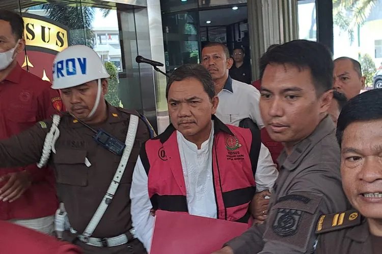 Terima Duit Korupsi Rp40 Miliar, Achsanul Minta Hukuman Seadil-adilnya