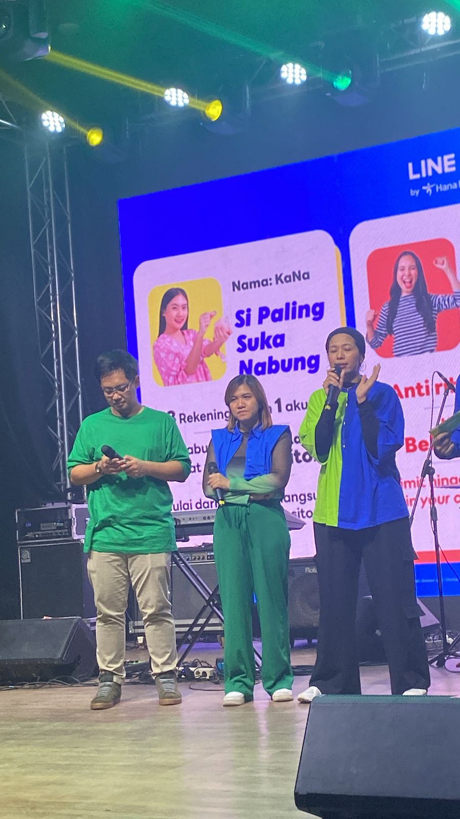 Kiri-Kanan: Leander Arditya - E-Channel Management Hana Bank, Medika Dwi Oktafiany - Lending Product Head Hana Bank, dan ?Meivita Amelia - Funding Product Head Hana Bank. dok. Hana Bank. Rayakan Ultah, LINE Bank gelar #S3nyamanMungkin Bestie Celebration
