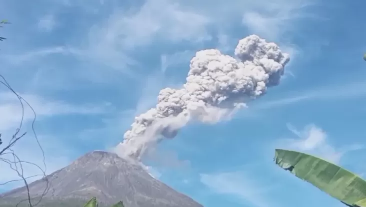 Info PVMBG, Hindari Radius 3 Km Pusat Erupsi Gunung Lewotobi Laki-laki