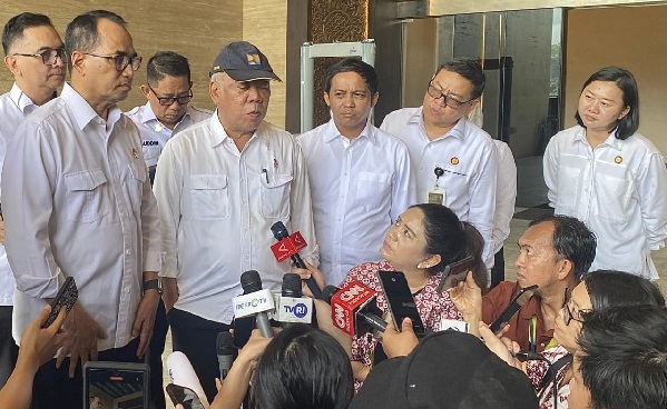 Ngantor Pertama di IKN, Presiden Minta Pembangunannya Tak Dipaksakan