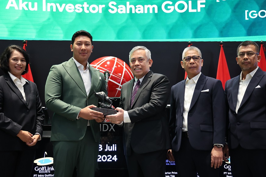 Emiten properti milik Tommy Soeharto yang dikendalikan putranya Darma Mangkuluhur Hutomo yaitu PT Intra Golflink Resorts Tbk (GOLF) ketika mencatatkan sahamnya di BEI. Emiten Cucu Soeharto (GOLF) Juni 2024 Kantongi Marketing Sales Rp165M