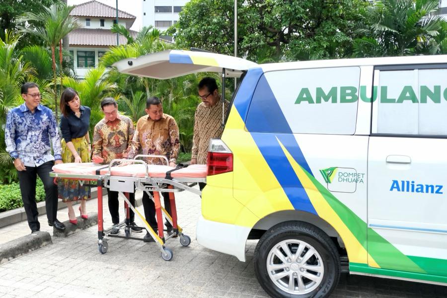 Kemitraan Allianz Syariah-Maybank Indonesia, Wakaf Bersama Ambulans