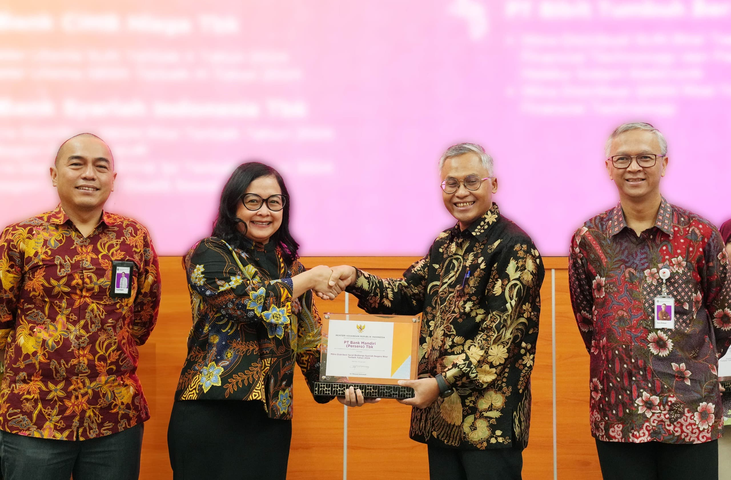 Jual SBSN 2024, Bank Mandiri (BMRI) Raih Penghargaan dari Kemenkeu