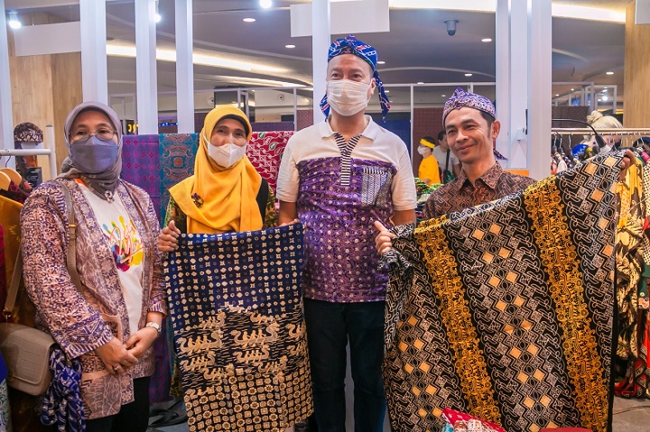 Dihadang Produk Tiruan Impor, Ekspor Batik RI Terkontraksi 8,29 Persen