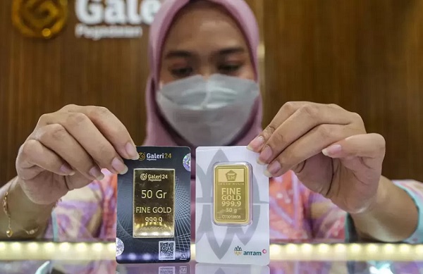 Harga Emas Antam Hari ini Naik Tipis Rp1.000 per Gram