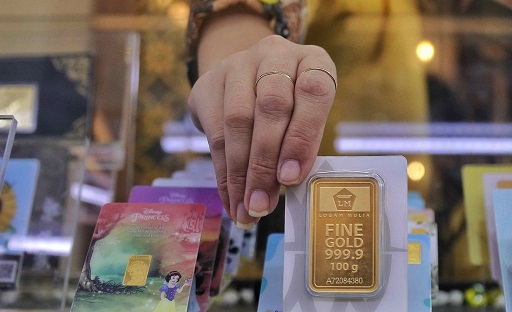 Harga Emas Antam Hari ini Bergerak Turun Rp13.000 per Gram