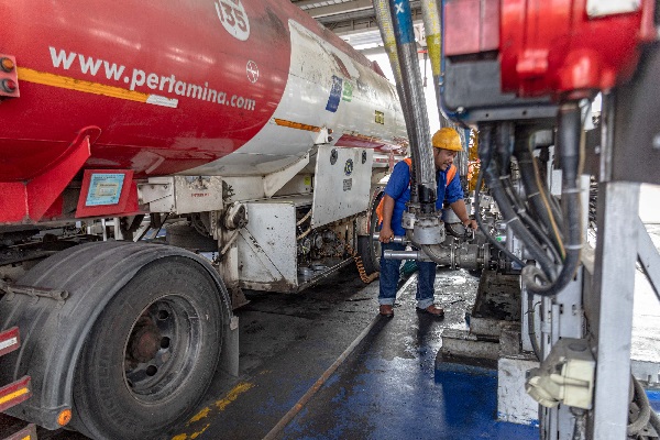 Pertamina: Tak Ada Pengoplosan BBM, yang ada Injeksi Warna dan Aditif