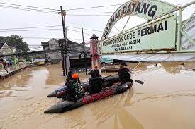 Hujan Deras dan Banjir Kiriman, Kota Bekasi Lumpuh