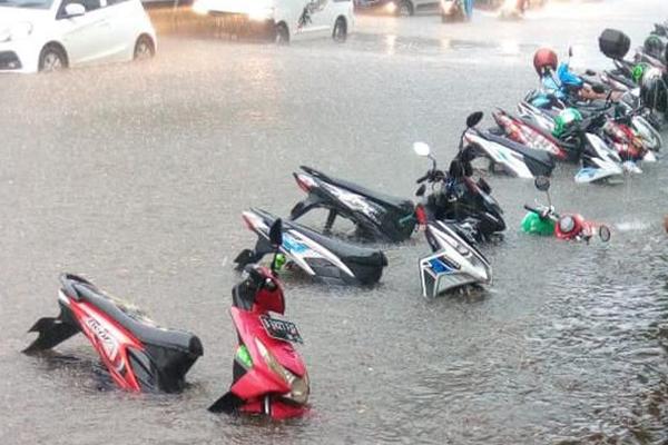 Pertamina Ganti Oli Gratis 878 Motor Korban Banjir