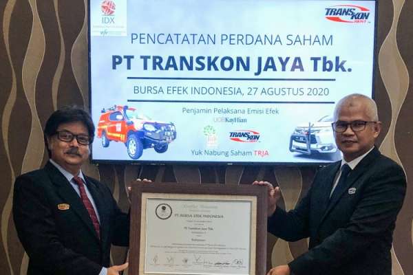 Manajemen TRJA ketika mencatatkan saham perdana di BEI Penjualan Drop, Laba TRJA Melesat 94,7 Persen di Kuartal I-2025