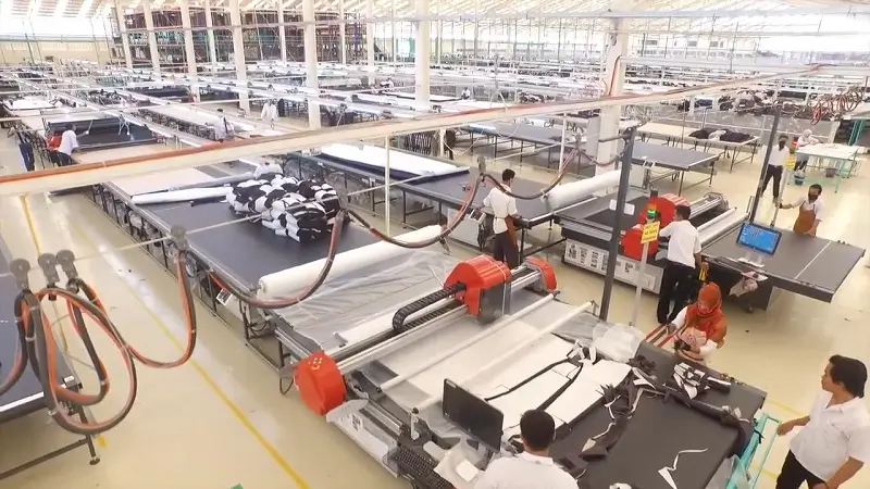 Aktivitas para pekerja dalam pabrik Pan Brothers. FOTO - ISTIMEWA Kapok Boncos, Laba PBRX Kuartal I-2025 Melangit 78.766 Persen