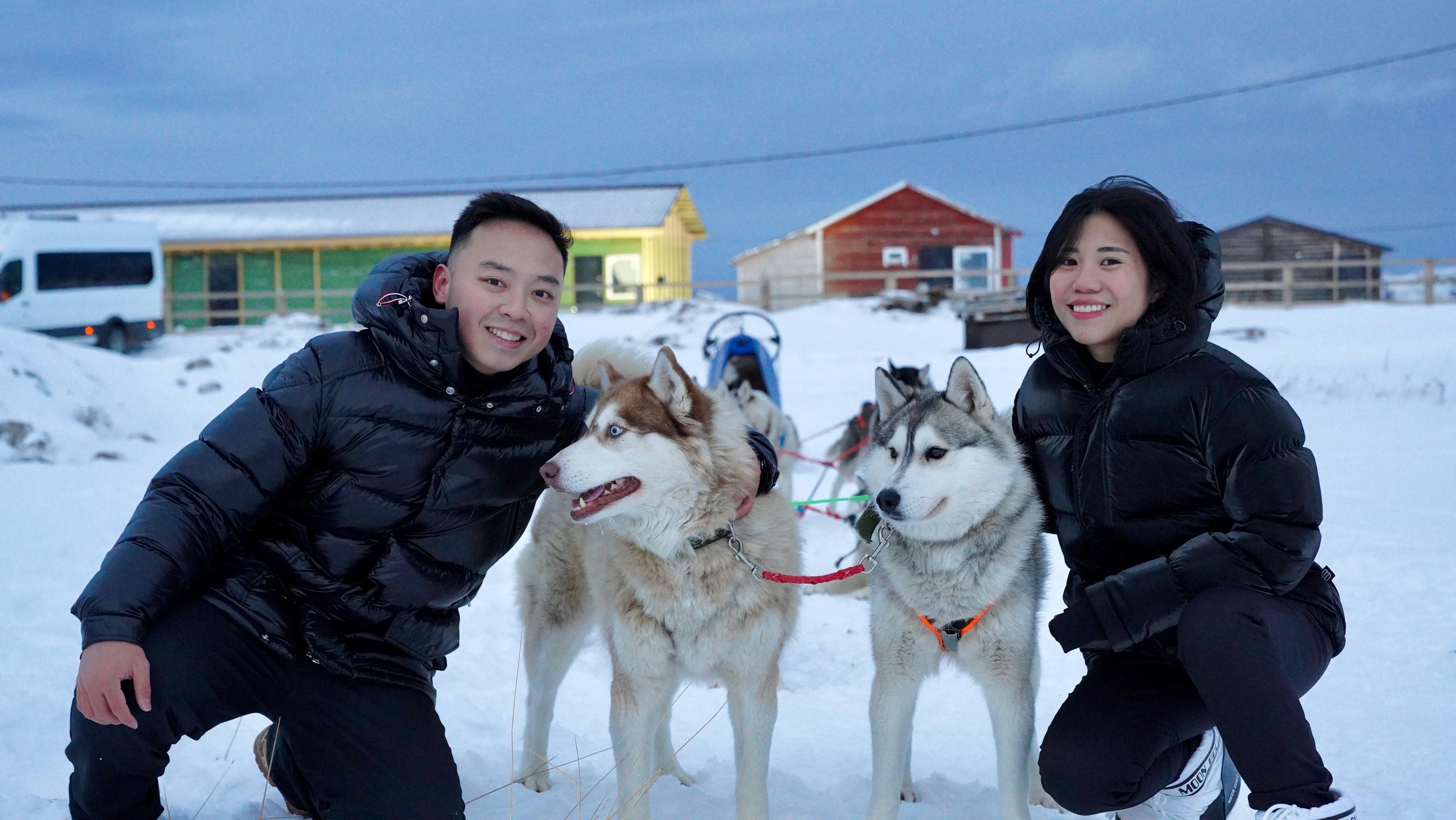 Petfluencer Immanuel Alfin Christandi dengan akun akun TikTok @alcarishkennel mereview hewan. DOK/ISTIMEWA Melihat cara Khusus Petfluencer Review Hewan Peliharaan