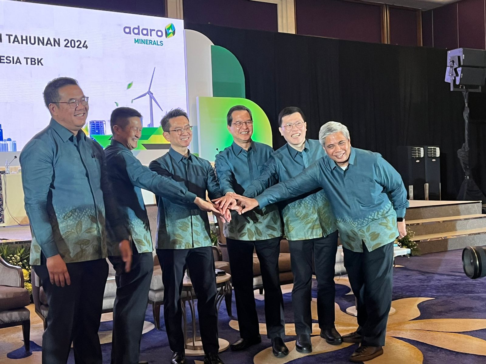 Manajemen Adaro Minerals dalam suatu agenda korporasi. FOTO - ISTIMEWA ADMR Milik Boy Thohir mau Gelar RUPST Ganti Nama, Puasa Dividen Lagi?