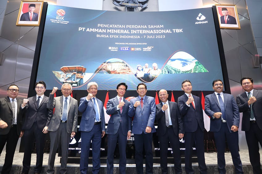 Manajemen AMMN ketika mencatatkan sahamnya di BEI. BEI Interogasi AMMN Milik Agoes Projo & Koleganya Soal Penjualan Nihil