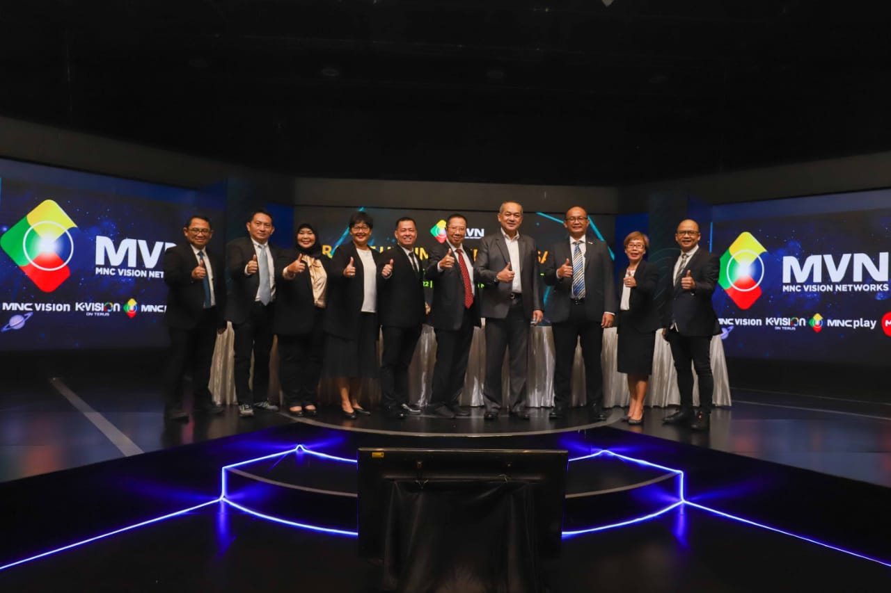 Pengurus MNC Vision Networks berfoto bareng pada suatu kesempatan. FOTO - ISTIMEWA Cari Modal, Emiten HT (IPTV) Godok Private Placement 4,21 Miliar Helai
