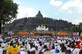 Peringatan Hari Tri Suci Waisak 2569 BE/2025 Masehi secara nasional dipusatkan di kawasan Candi Borobudur, Magelang, Jawa Tengah, Senin (12/5/2025). Dok. Jurnas. Hari Raya Waisak 2025, Pesan Presiden Mari Pererat Persaudaraan