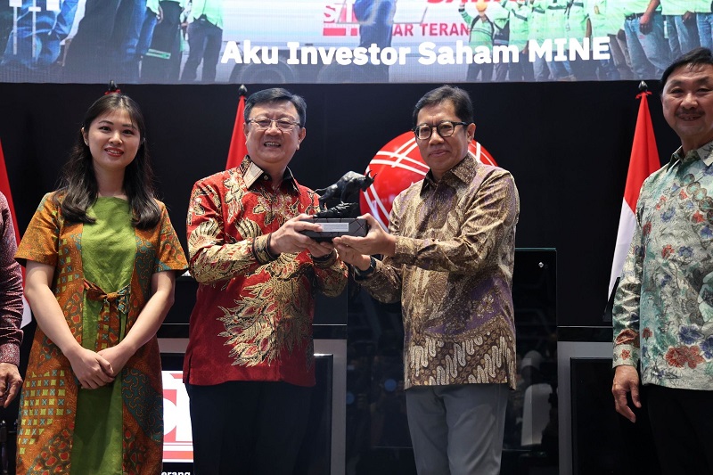 Emiten MINE saat listing Initial Public Offering (IPO) di BEI Baru IPO, MINE Endapkan Dana Rp115,6M di Bank Mandiri